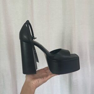Steve Madden Brand New Black Platform Peeptoe Sandal Heel Kassiani Black Leather